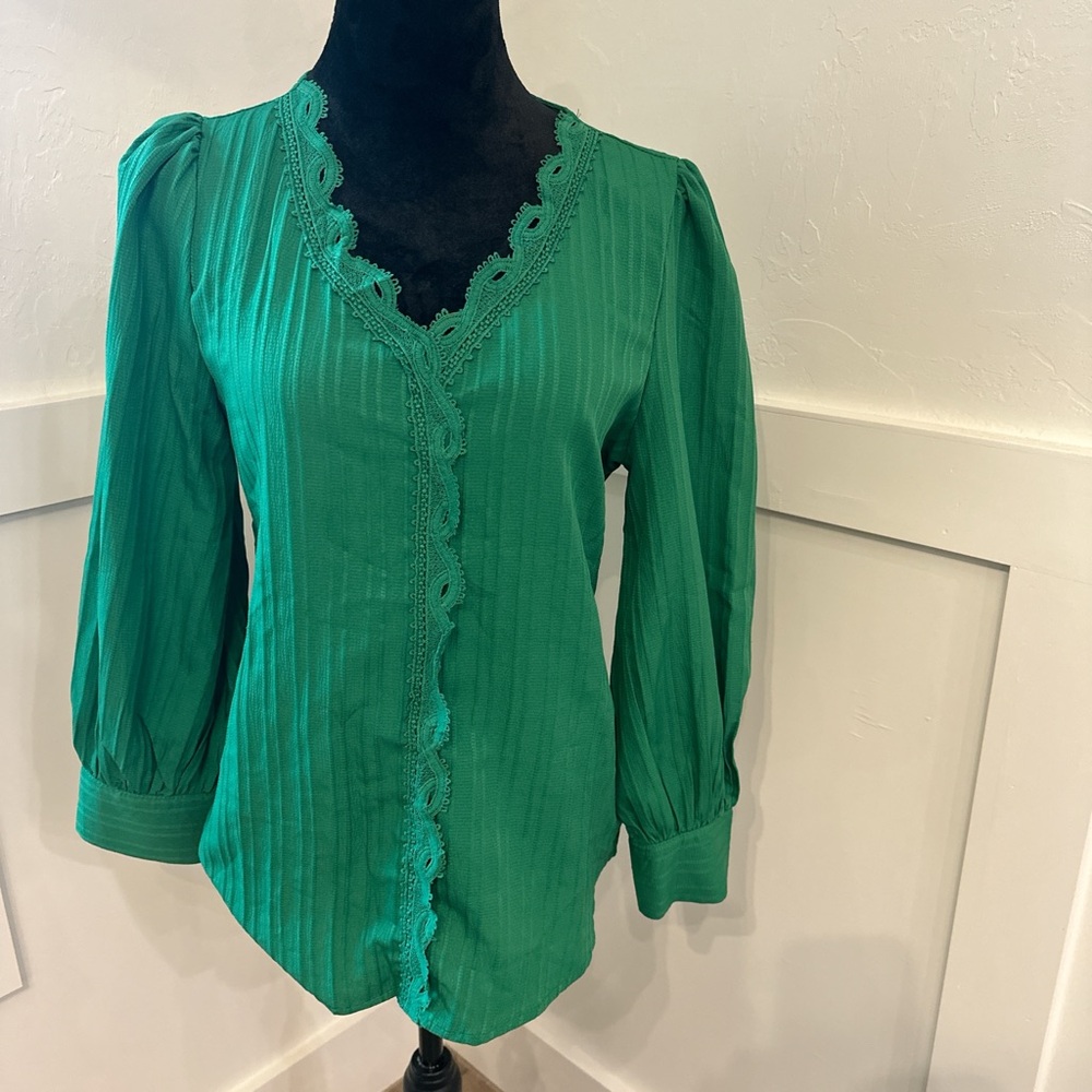 Green Lace Trim Women's‎ Top